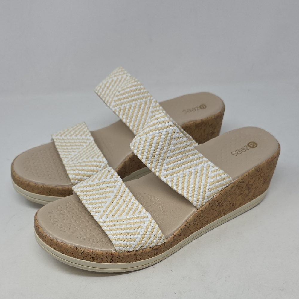 Bzees Cream Wedge Shoes with Chevron Pattern Size 9